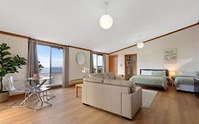 The Flaxman Studio - Panoramic Ocean Views